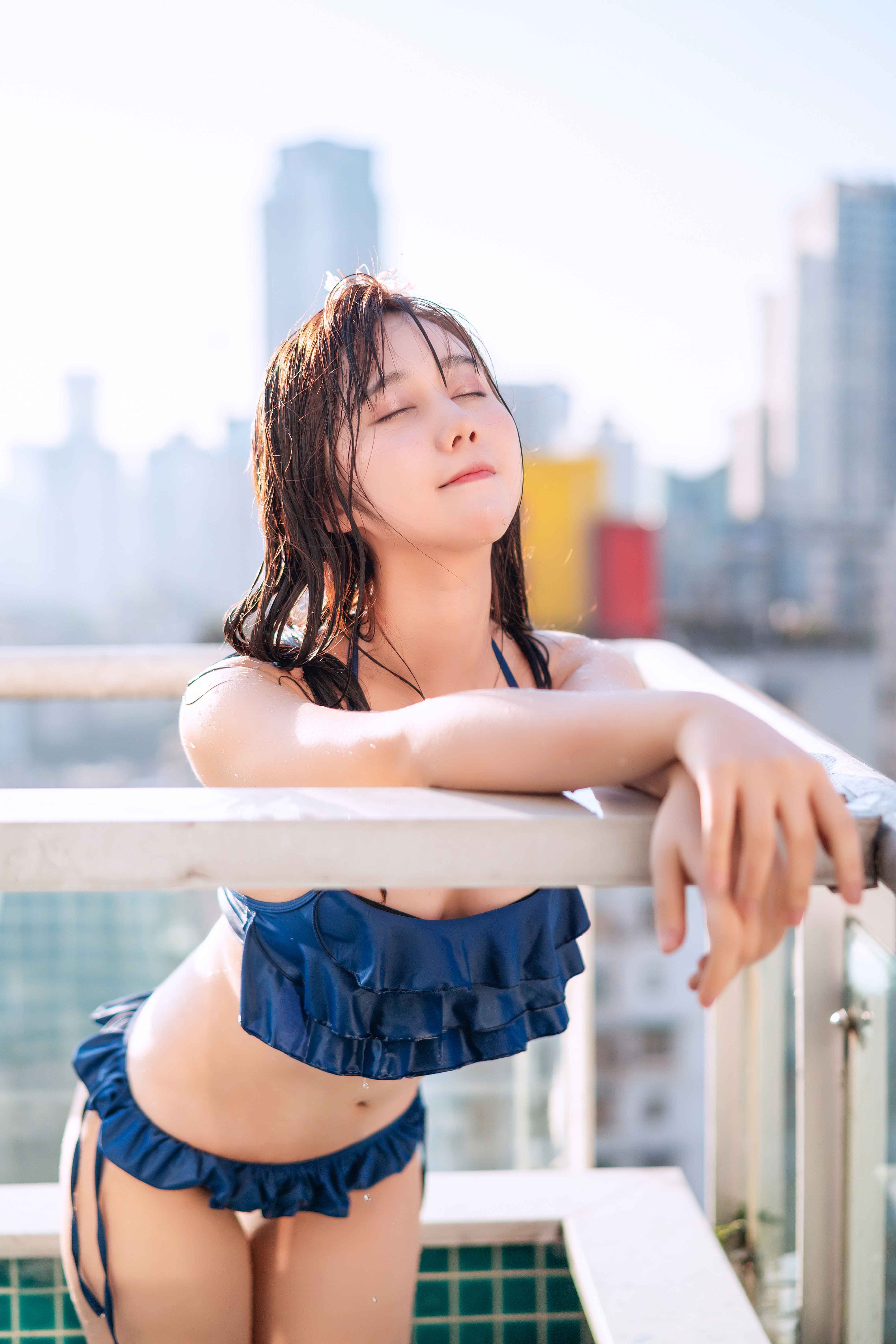 [微博福利姬镜酱]NO.008私奔之泳衣插图3